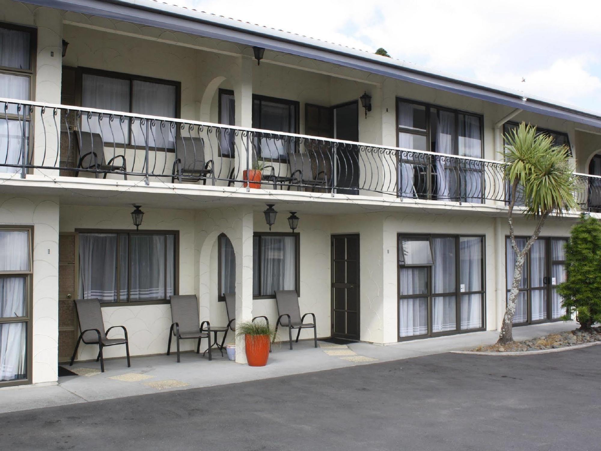 פאנגאריי Motel Villa Del Rio מראה חיצוני תמונה
